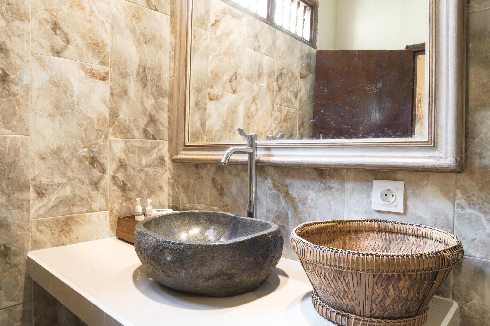 Nirwa 1 Ubud Guesthouse Εξωτερικό φωτογραφία
